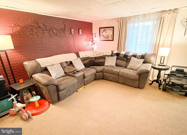 12 GREEN AVE, Lewistown, PA 17044