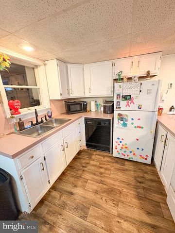 12 GREEN AVE, Lewistown, PA 17044