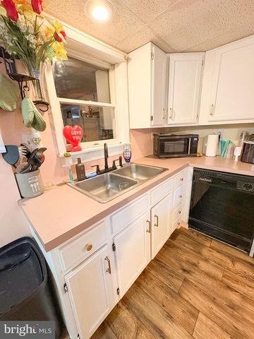 12 GREEN AVE, Lewistown, PA 17044