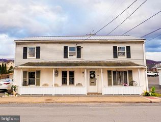 12 GREEN AVE, Lewistown, PA 17044
