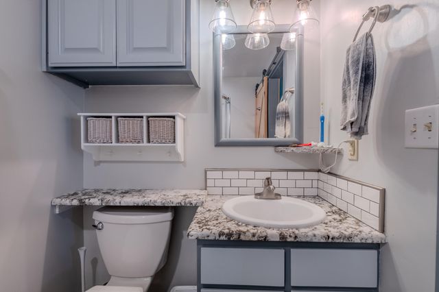 2717 Elliott Avenue, Medford, OR 97501