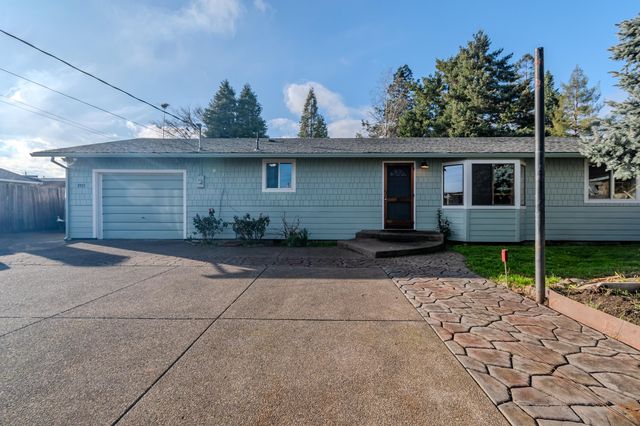 2717 Elliott Avenue, Medford, OR 97501