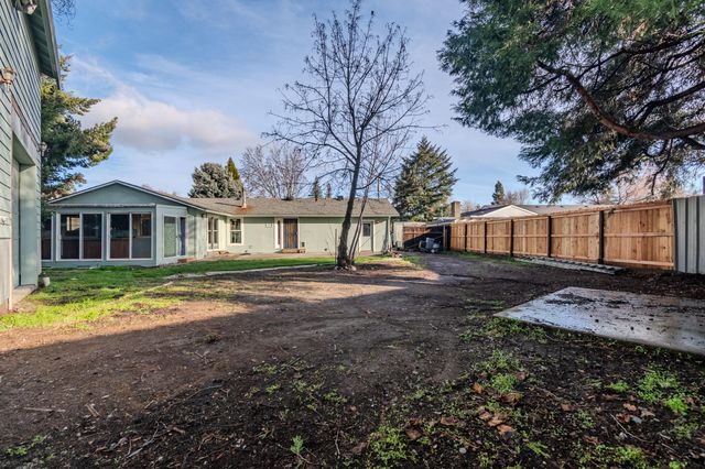 2717 Elliott Avenue, Medford, OR 97501