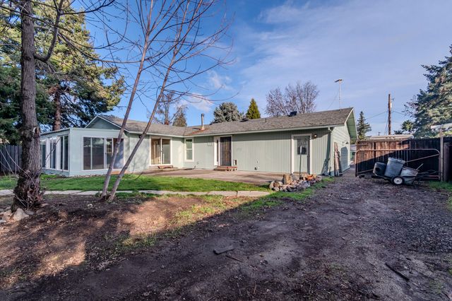 2717 Elliott Avenue, Medford, OR 97501