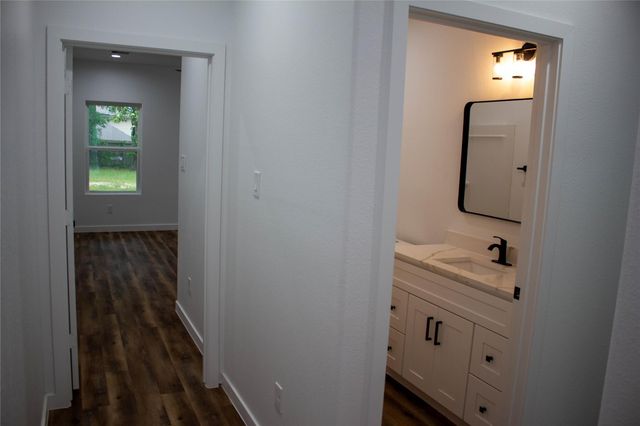 106 Runnels Street A, Willis, TX 77378