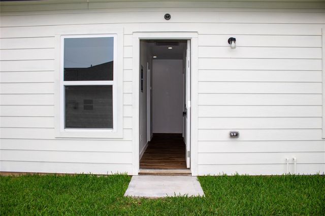 106 Runnels Street A, Willis, TX 77378