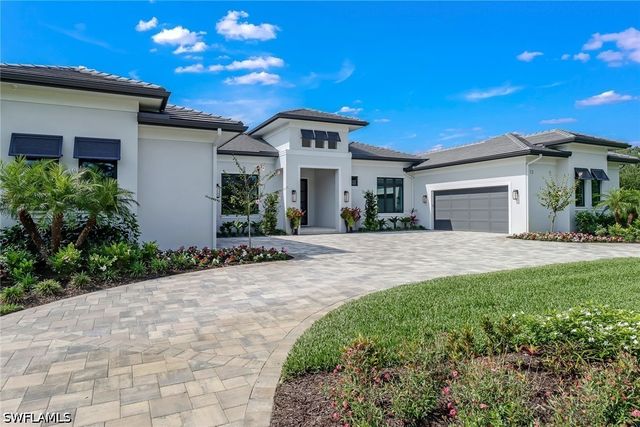 12 Banyan RD, Naples, FL 34108