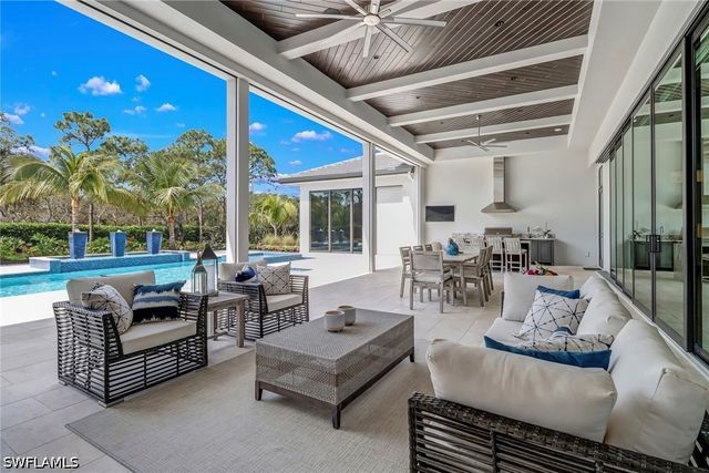 12 Banyan RD, Naples, FL 34108