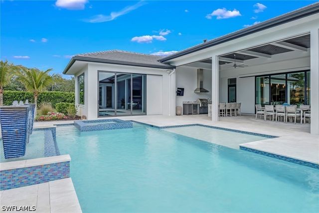 12 Banyan RD, Naples, FL 34108