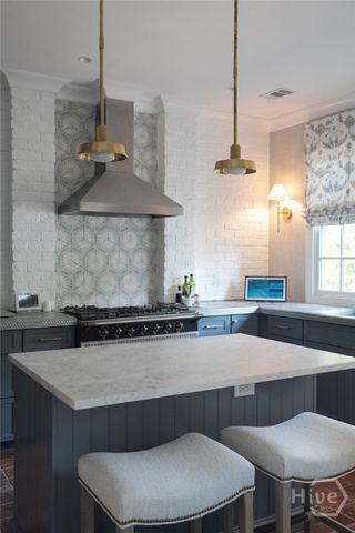 124 W Taylor Street, Savannah, GA 31401