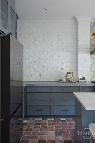 124 W Taylor Street, Savannah, GA 31401