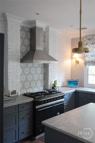 124 W Taylor Street, Savannah, GA 31401