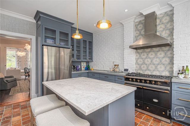 124 W Taylor Street, Savannah, GA 31401