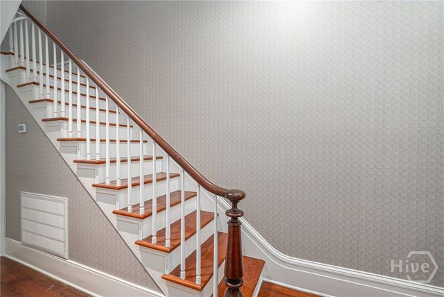 124 W Taylor Street, Savannah, GA 31401