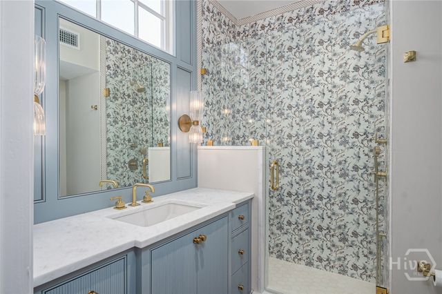 124 W Taylor Street, Savannah, GA 31401