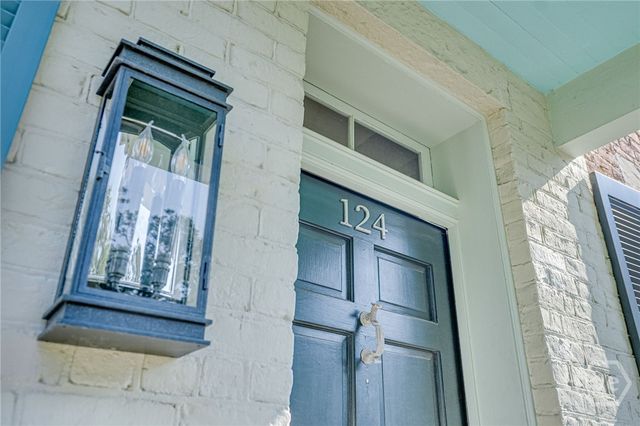 124 W Taylor Street, Savannah, GA 31401