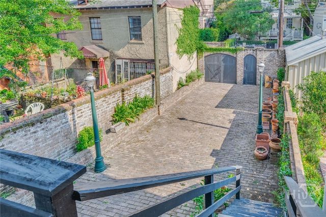 124 W Taylor Street, Savannah, GA 31401