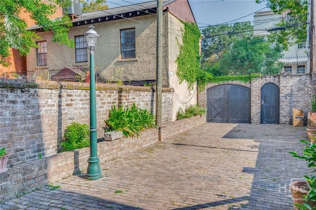 124 W Taylor Street, Savannah, GA 31401