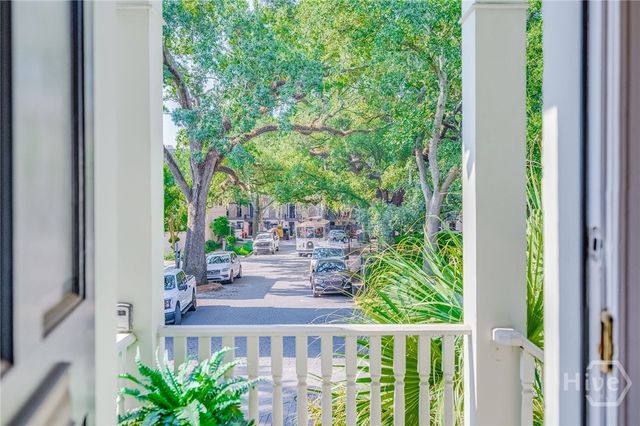 124 W Taylor Street, Savannah, GA 31401