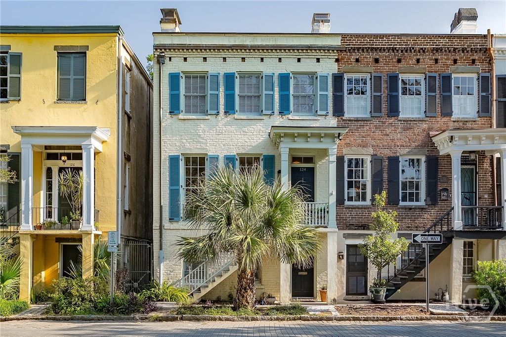 124 W Taylor Street, Savannah, GA 31401