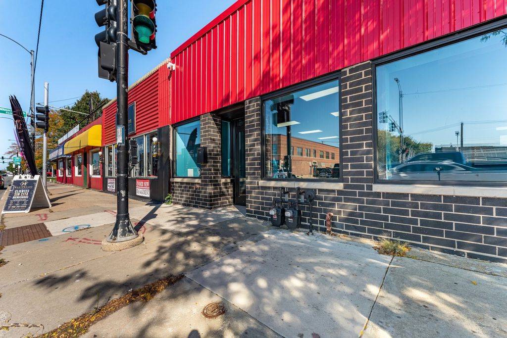 2559 N Cicero Avenue, Chicago, IL 60639