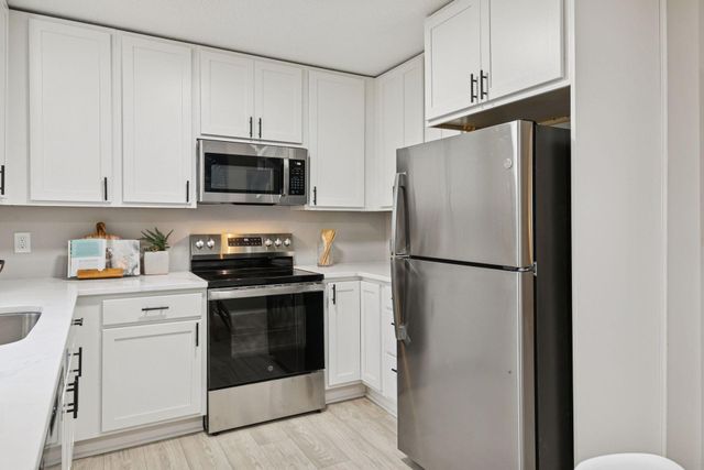 612 11th Avenue E, Shakopee, MN 55379