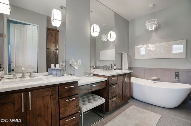 5010 N 34TH Street 3, Phoenix, AZ 85018