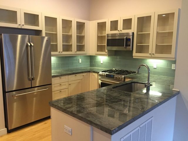 72 Hamilton Street 4, Cambridge, MA 02139