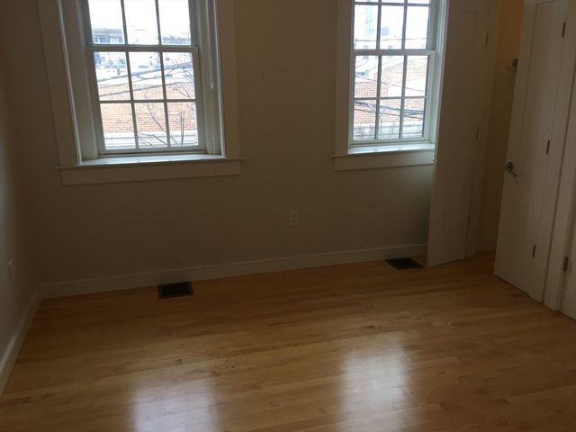 72 Hamilton Street 4, Cambridge, MA 02139