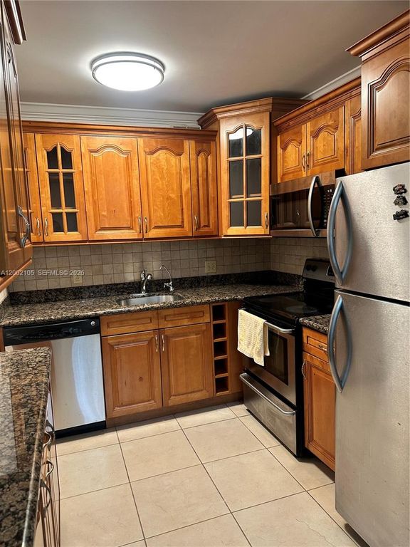 13250 SW 7th Court 114L, Pembroke Pines, FL 33027