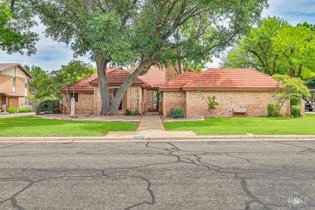 Image 1 of property listing at 5402 Beverly Drive, San Angelo, TX 76904