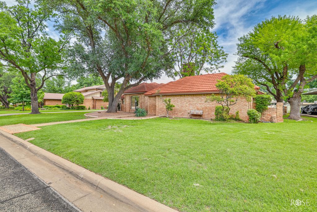 Image 6 of property listing at 5402 Beverly Drive, San Angelo, TX 76904