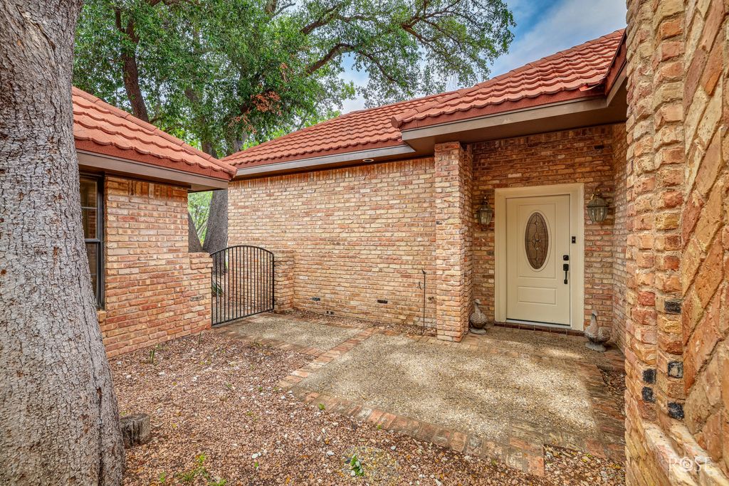 Image 9 of property listing at 5402 Beverly Drive, San Angelo, TX 76904