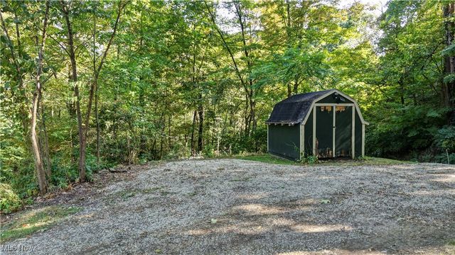 2227 Elk Rd SW, Carrollton, OH 44615