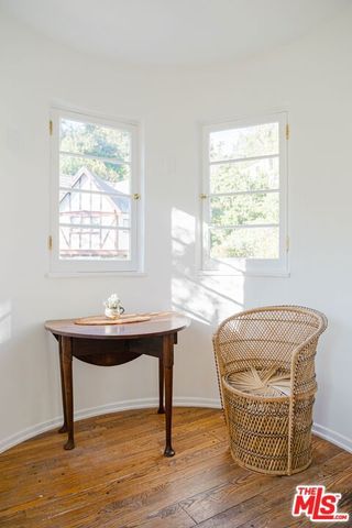 3015 N Beachwood Drive, Los Angeles, CA 90068