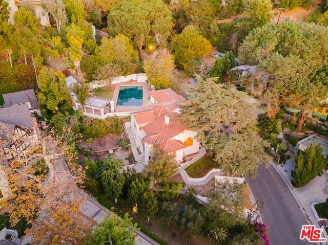 3015 N Beachwood Drive, Los Angeles, CA 90068