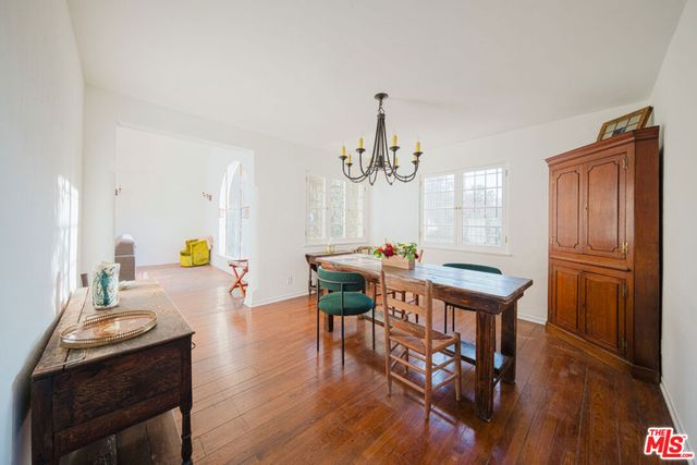 3015 N Beachwood Drive, Los Angeles, CA 90068