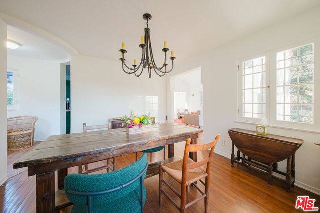 3015 N Beachwood Drive, Los Angeles, CA 90068