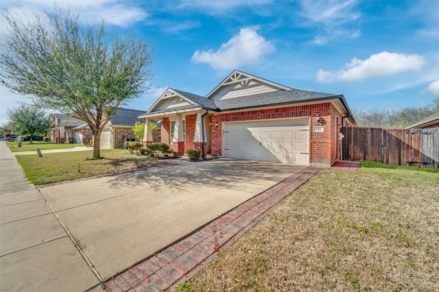 921 Penny Royal Court, Arlington, TX 76002