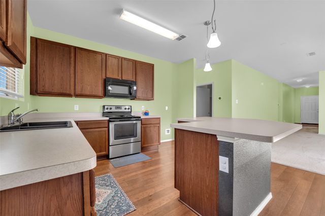 921 Penny Royal Court, Arlington, TX 76002