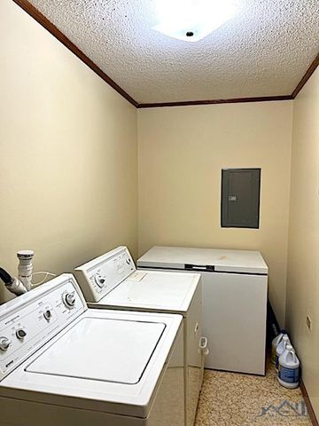 250 East 16th Street, Larose, LA 70373