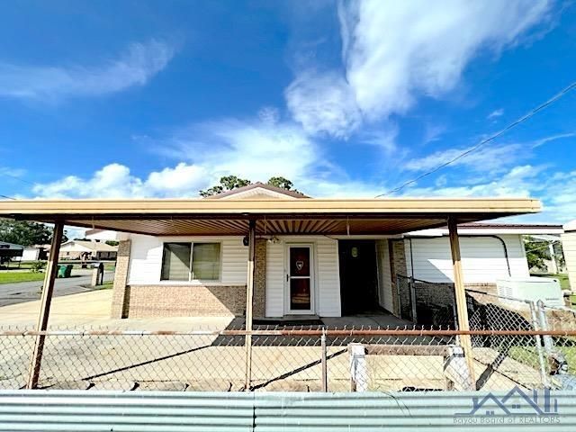 250 East 16th Street, Larose, LA 70373