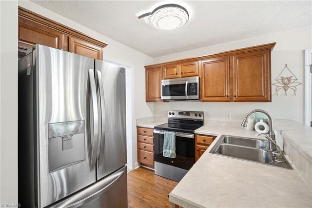 392 Arbor Trail, Thomasville, NC 27360