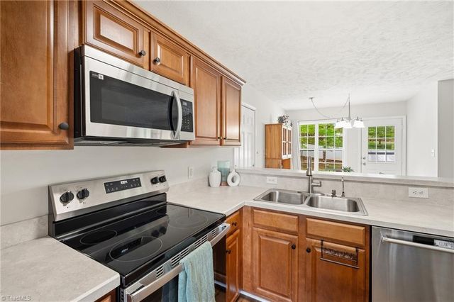 392 Arbor Trail, Thomasville, NC 27360