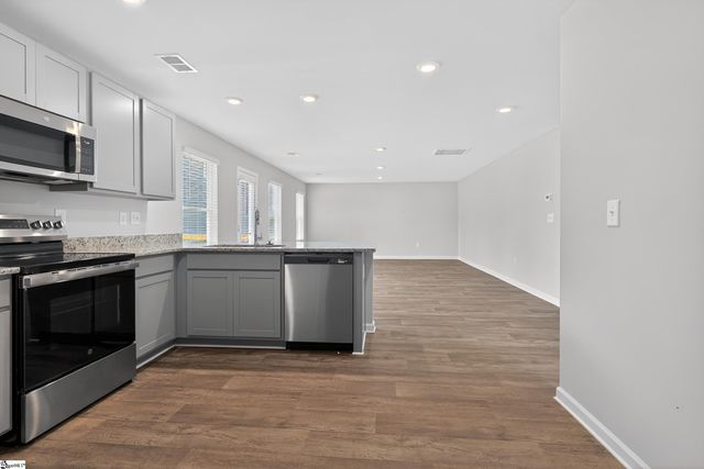 101 Spring Knoll Way, Fountain Inn, SC 29644