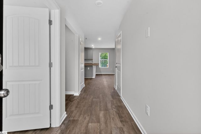 101 Spring Knoll Way, Fountain Inn, SC 29644