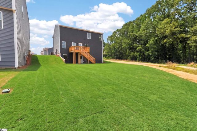 101 Spring Knoll Way, Fountain Inn, SC 29644