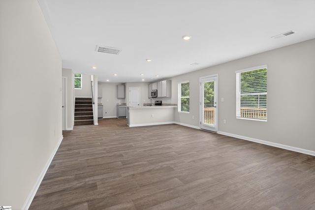 101 Spring Knoll Way, Fountain Inn, SC 29644