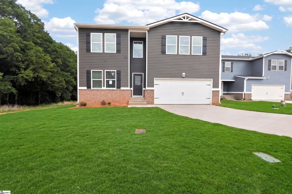 101 Spring Knoll Way, Fountain Inn, SC 29644