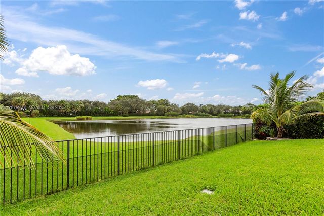 10410 Ranchette Dr, Cooper City, FL 33328